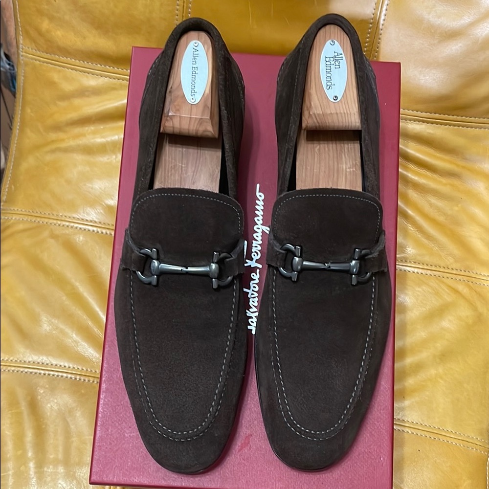 Wonderful Ferragamo ‘Tapas’ Choc Brown slip-on loafers LN Cond sz 9.5 D